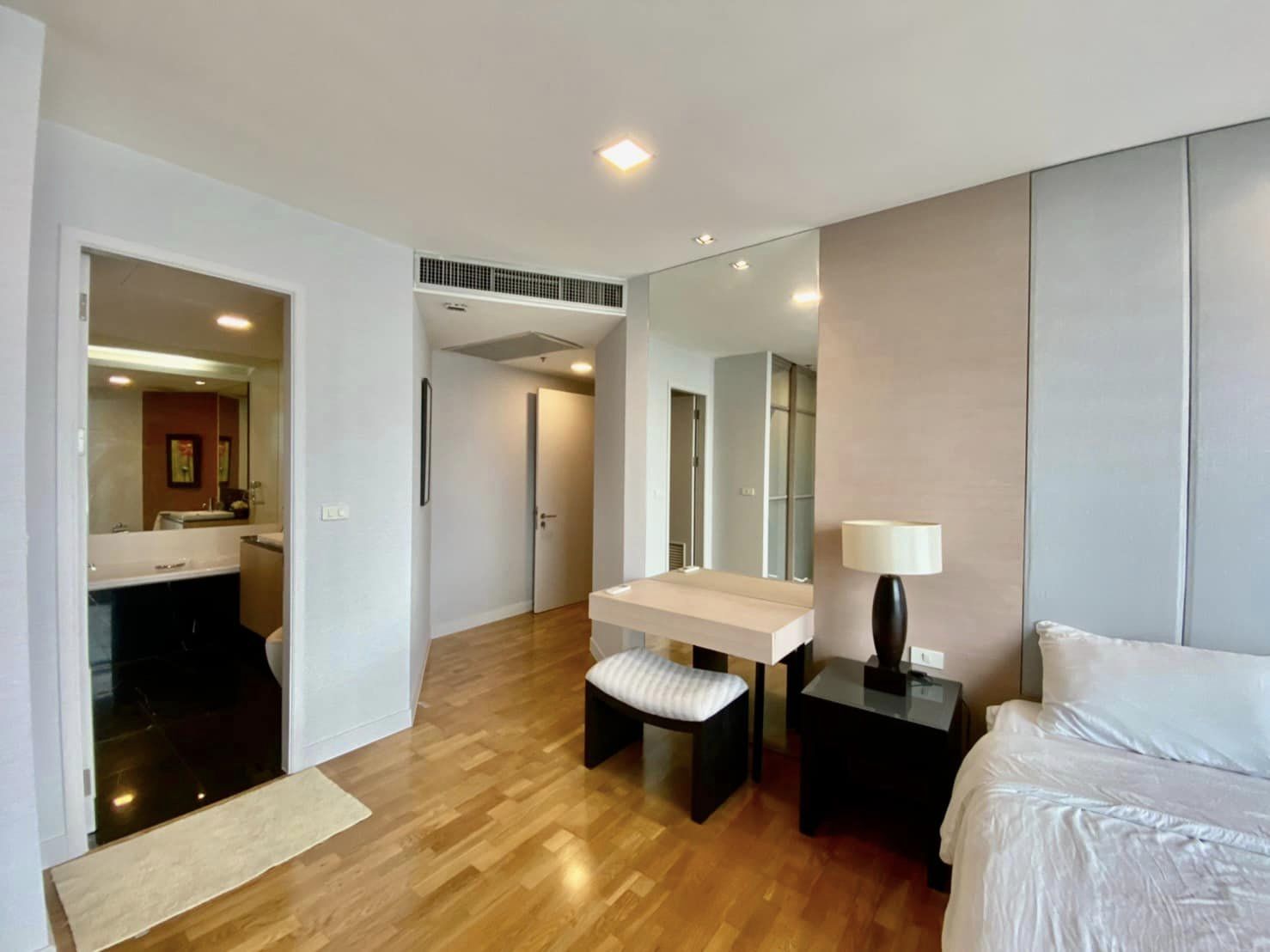 Urbana Sathon - Image 6