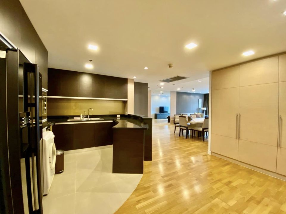 Urbana Sathon - Image 8