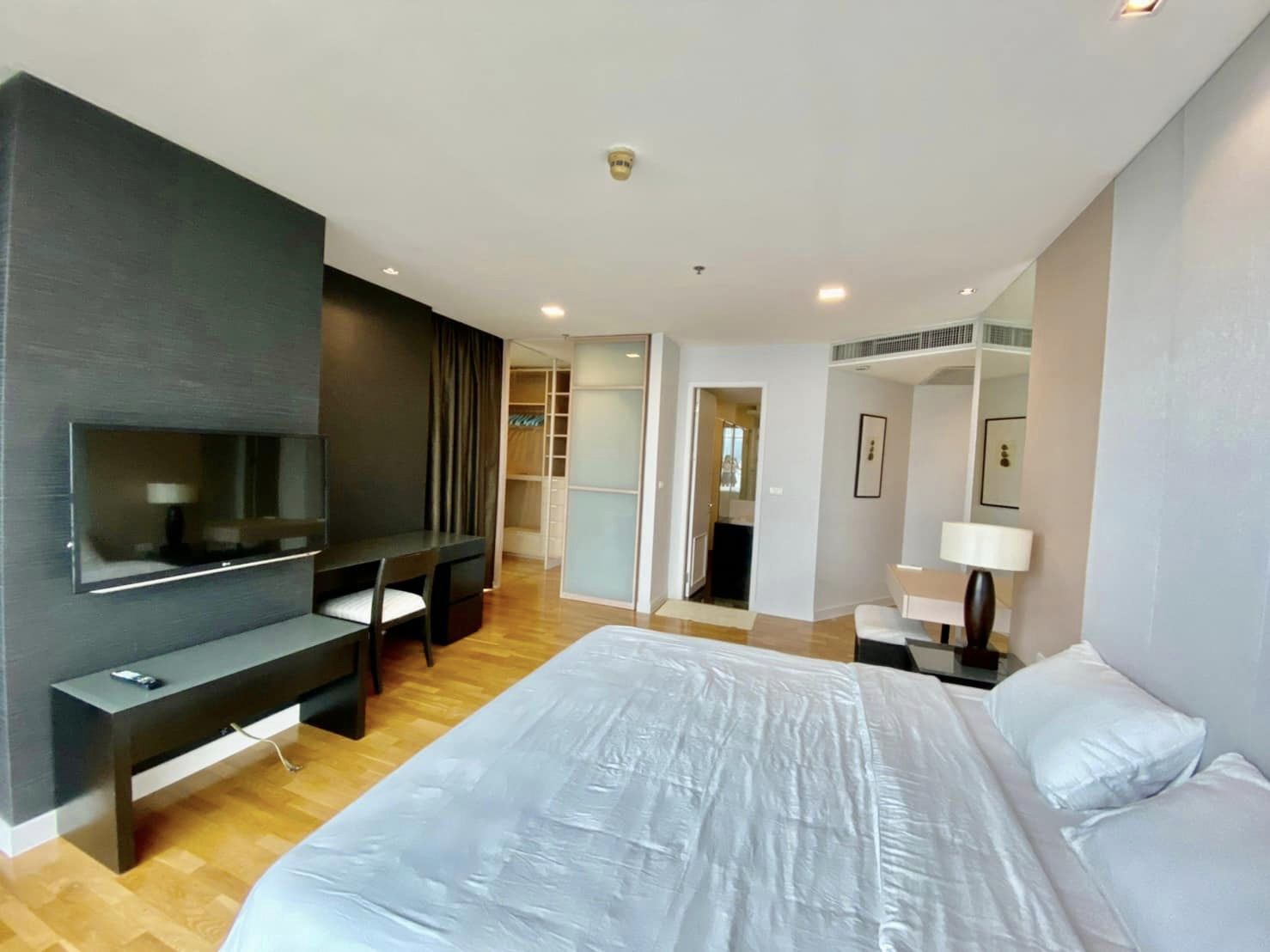 Urbana Sathon - Image 19