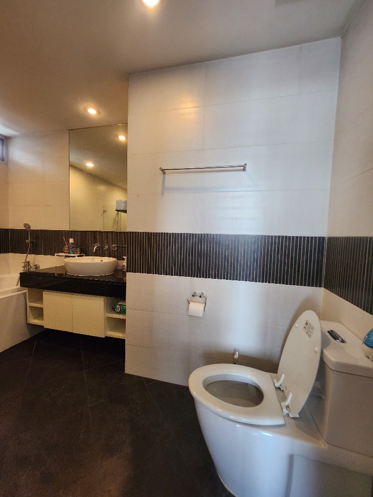 Urbana Sathon - Image 6