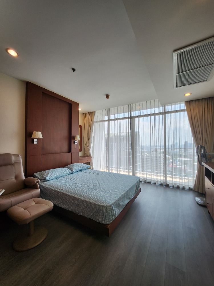 Urbana Sathon - Image 8