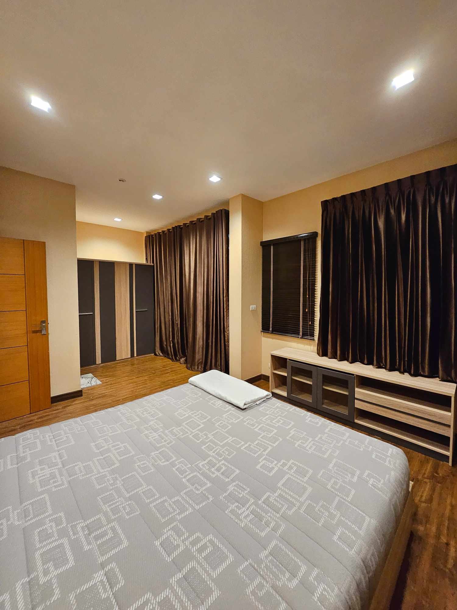 Mooban Regent 3 - Image 7