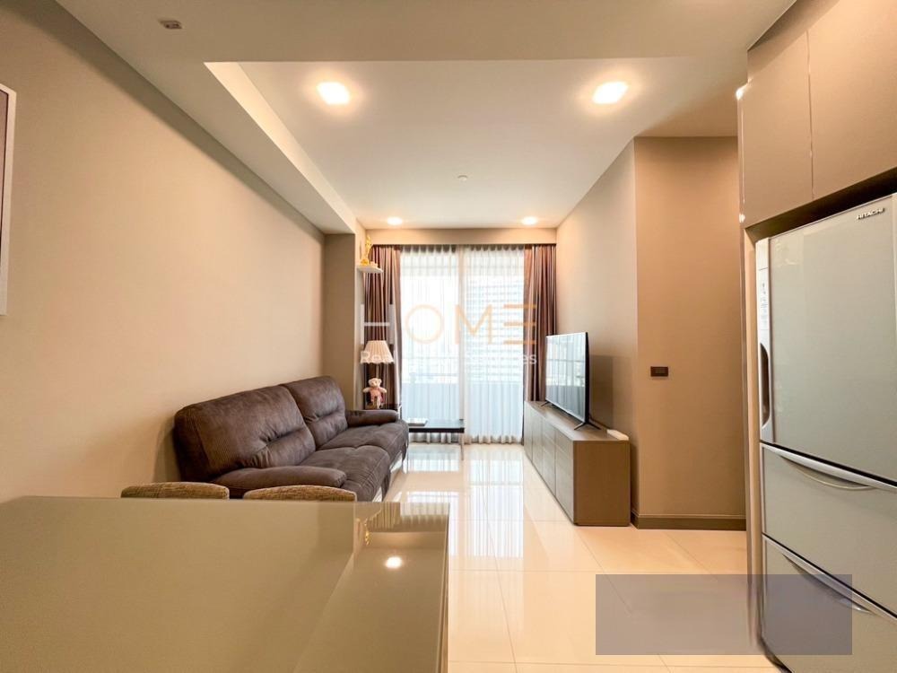 M Silom - Image 3