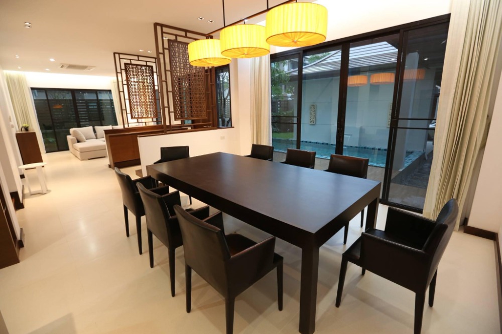 4 Bedroom House  in Khlong Toei, Khlong Toei, Bangkok - Image 2