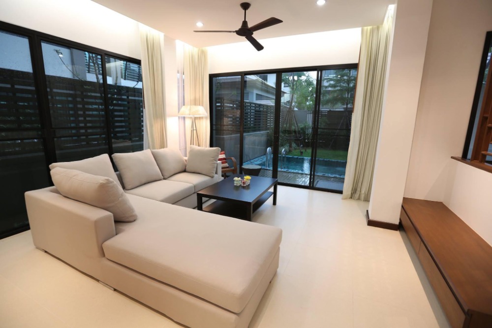4 Bedroom House  in Khlong Toei, Khlong Toei, Bangkok - Image 1