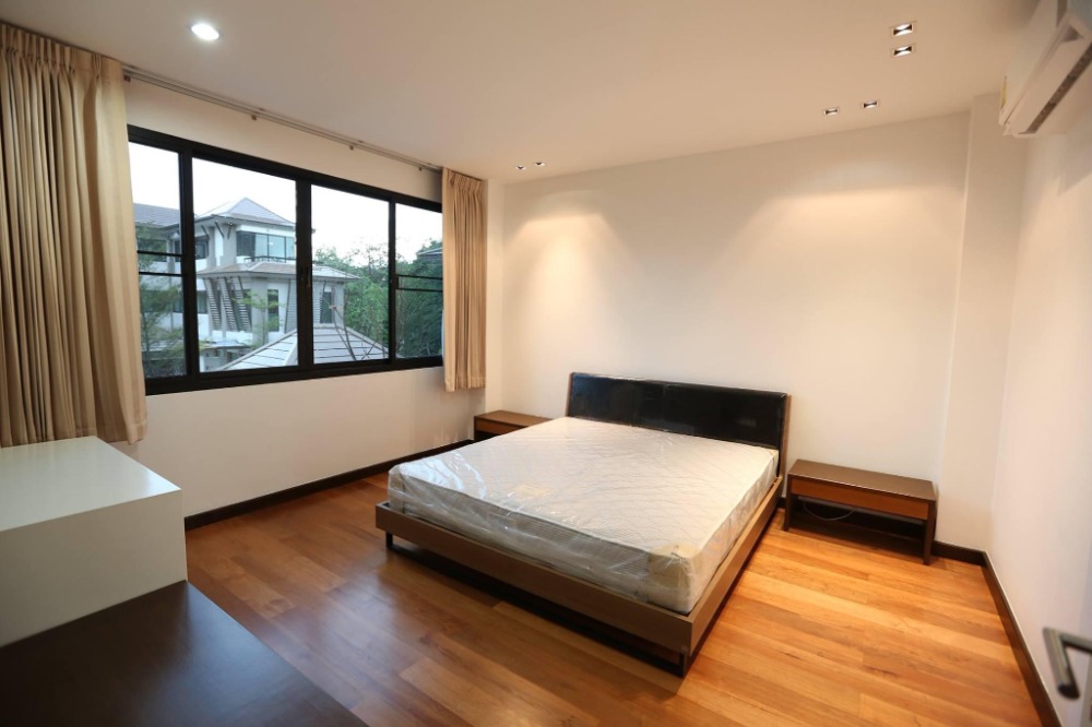 4 Bedroom House  in Khlong Toei, Khlong Toei, Bangkok - Image 13