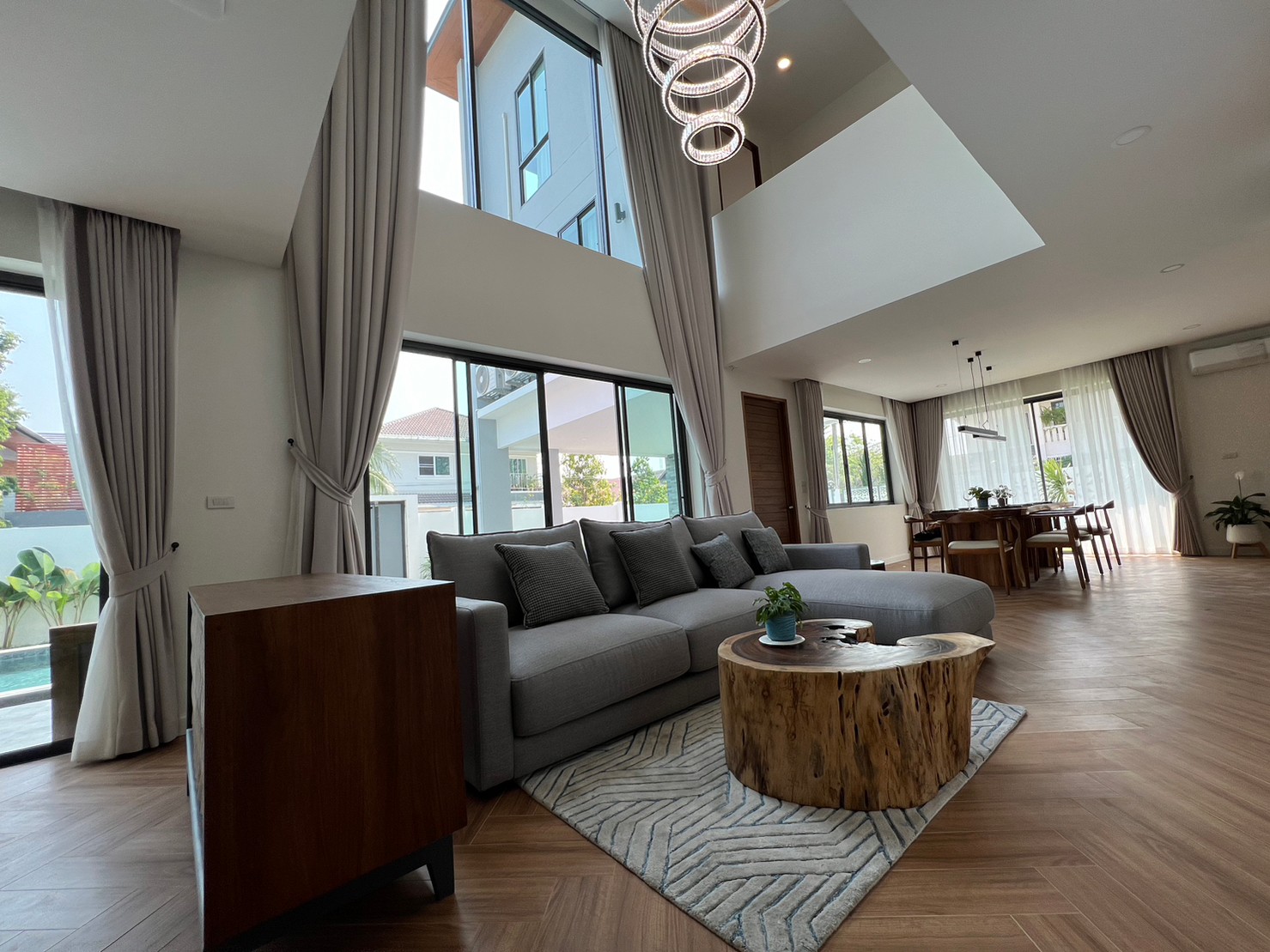 properties%2F08hndkbxOns3ZxInIdOu%2Fpics%2FWT1s71SdaDZB0EDdl5Gh-LINE_ALBUM_26022024_%E0%B9%92%E0%B9%94%E0%B9%90%E0%B9%92%E0%B9%92%E0%B9%96_28.jpg?alt=media&token=928ea6fc-5eb8-4131-b2c8-1bc3408d1084