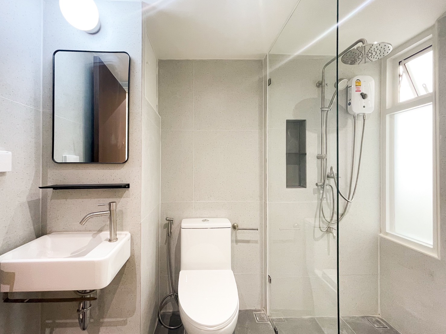 103 Condo Sukkasem - Image 32