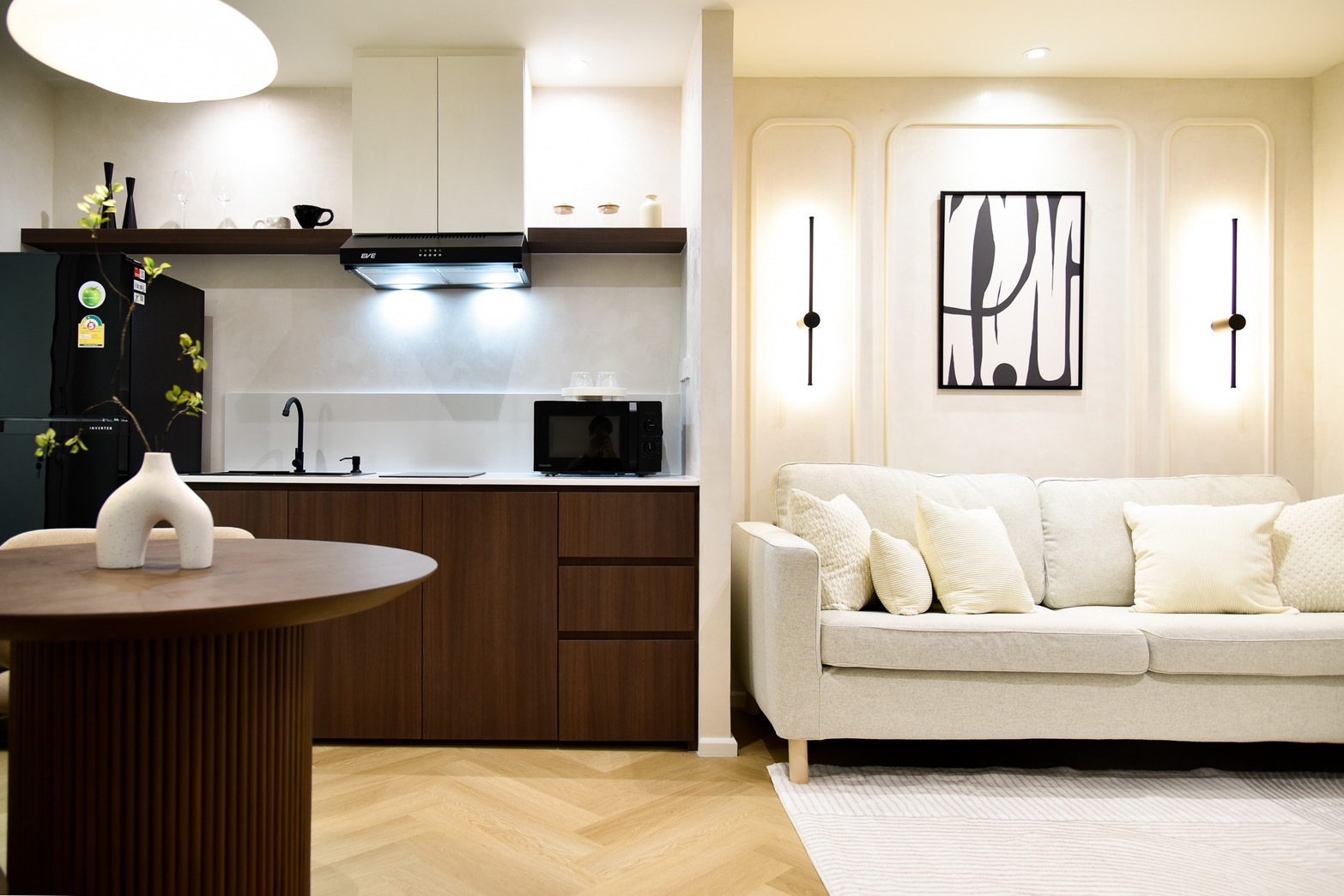 103 Condo Sukkasem - Image 4