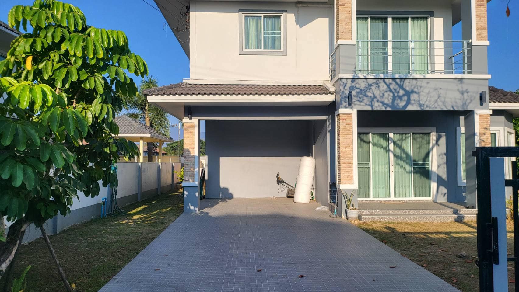 Thanaporn Park Home 4 - Image 2