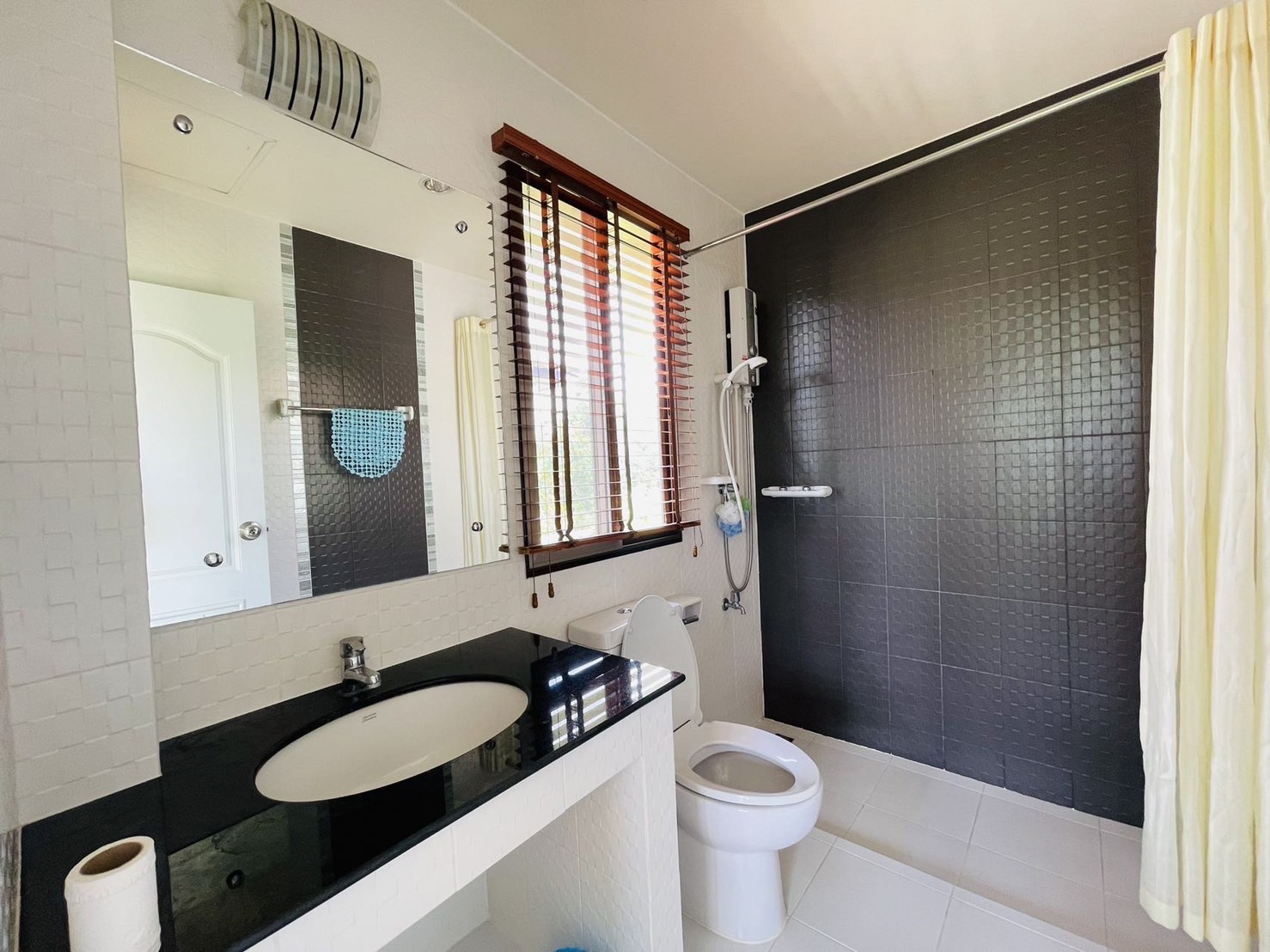 4 Bedroom House For Sale in Ban Waen, Hang Dong, Chiang Mai - Image 12