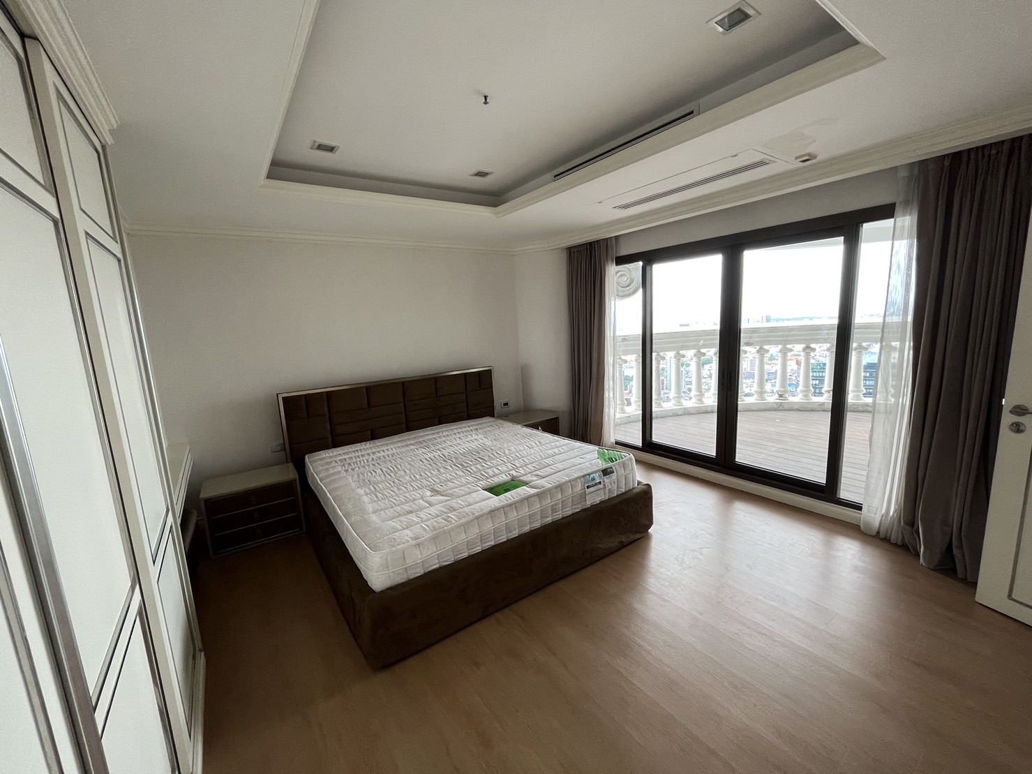 State Tower - Image 12