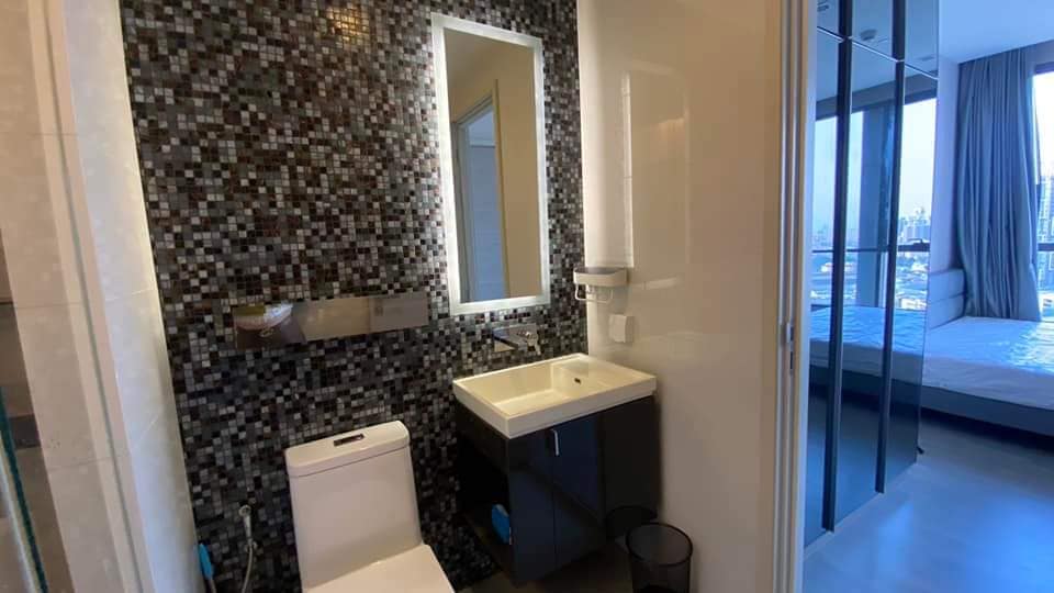 The Room Sathon - St. Louis - Image 6
