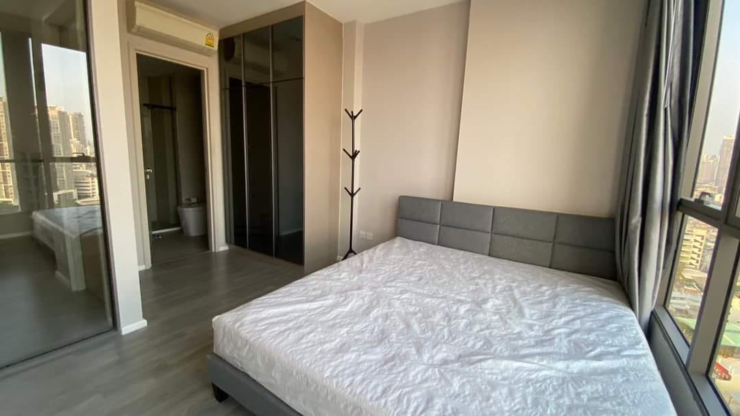 The Room Sathon - St. Louis - Image 7