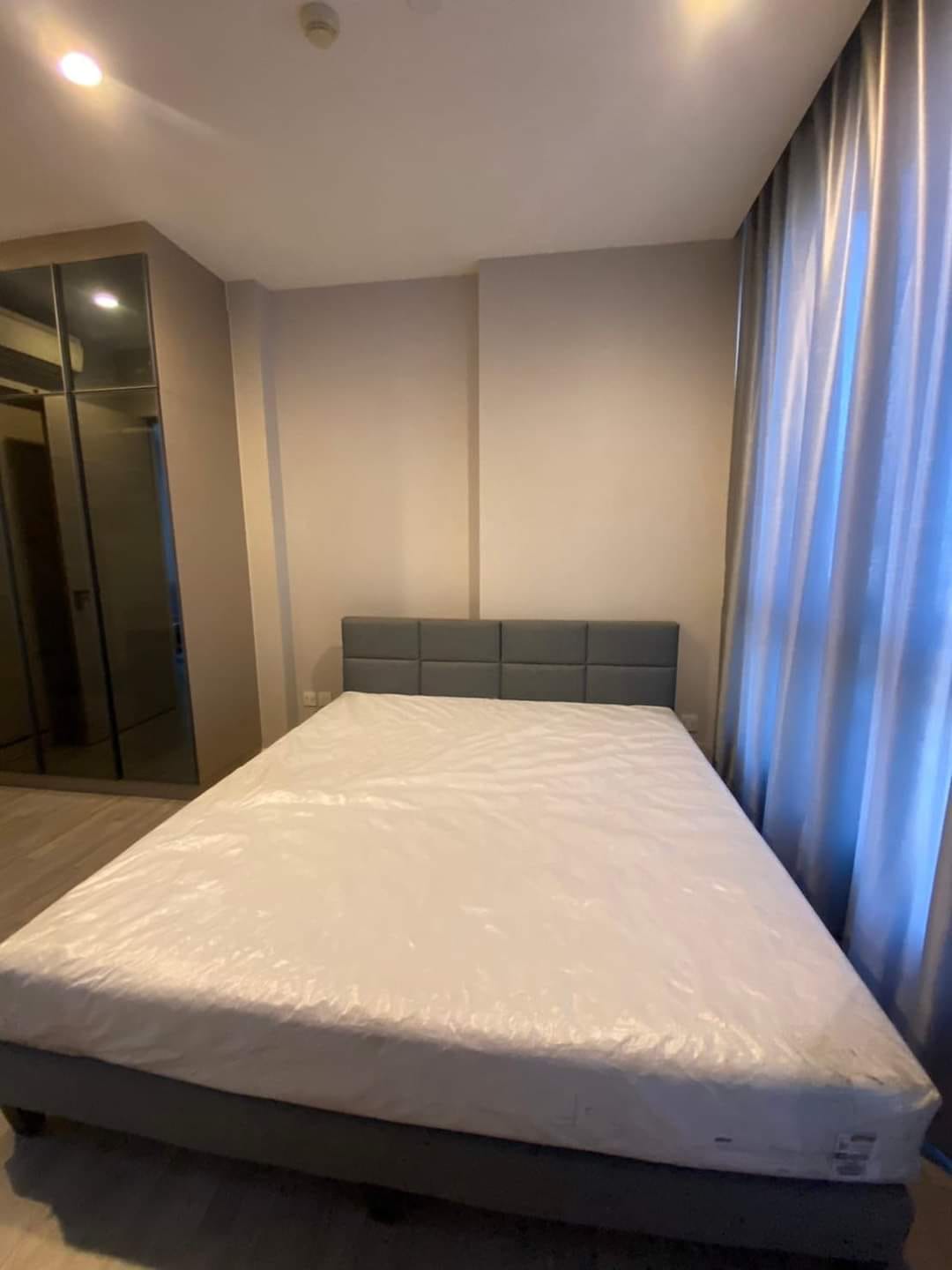 The Room Sathon - St. Louis - Image 8