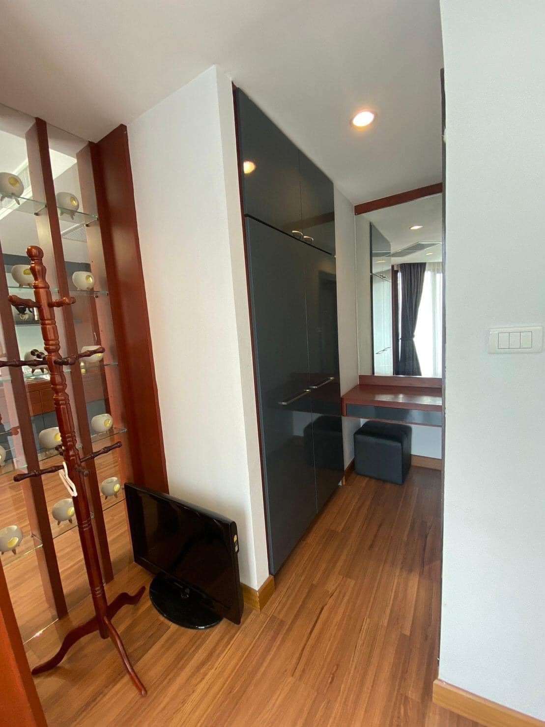 Mountain View Condo - Image 7