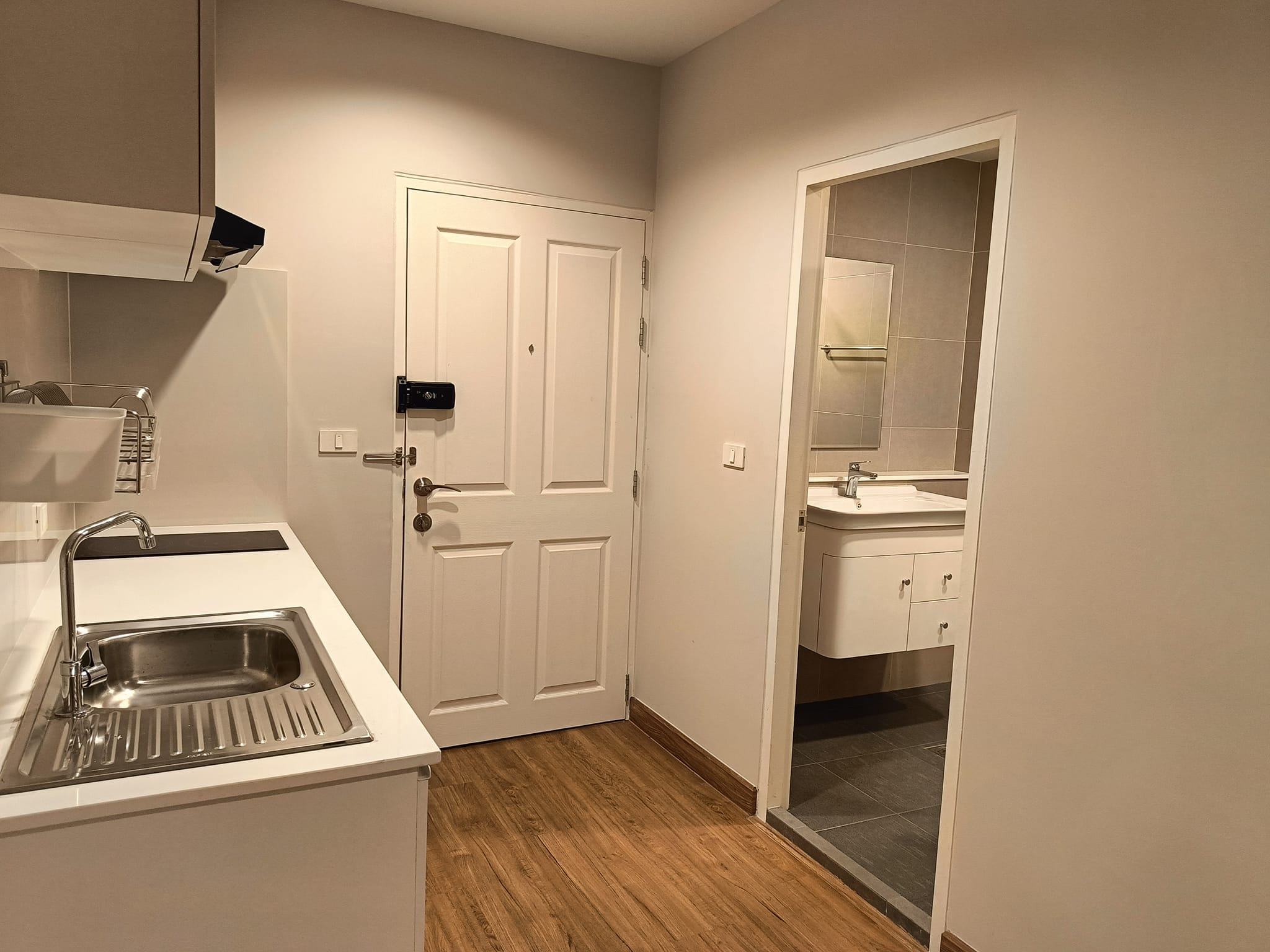 103 Central Condominium - Image 8