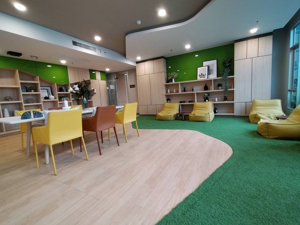 Studio Condo For Sale in Bang Kapi, Huai Khwang, Bangkok - Image 23