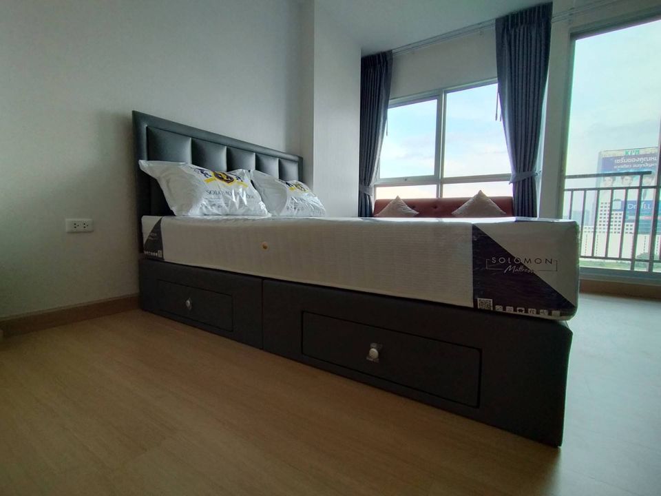 Studio Condo For Sale in Bang Kapi, Huai Khwang, Bangkok - Image 11