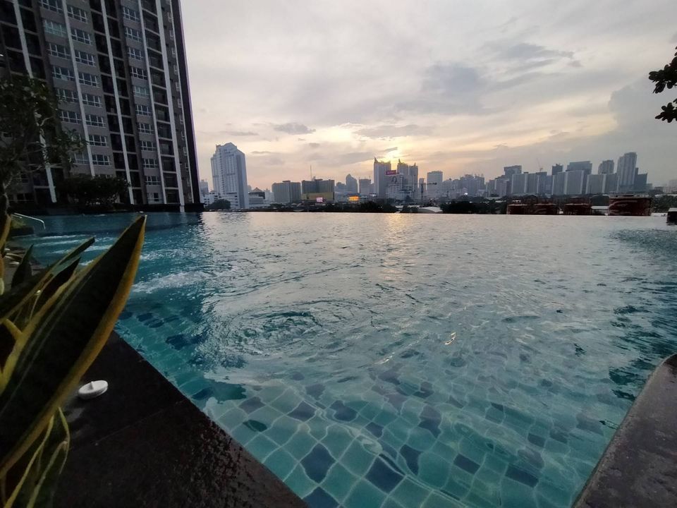 Studio Condo For Sale in Bang Kapi, Huai Khwang, Bangkok - Image 27