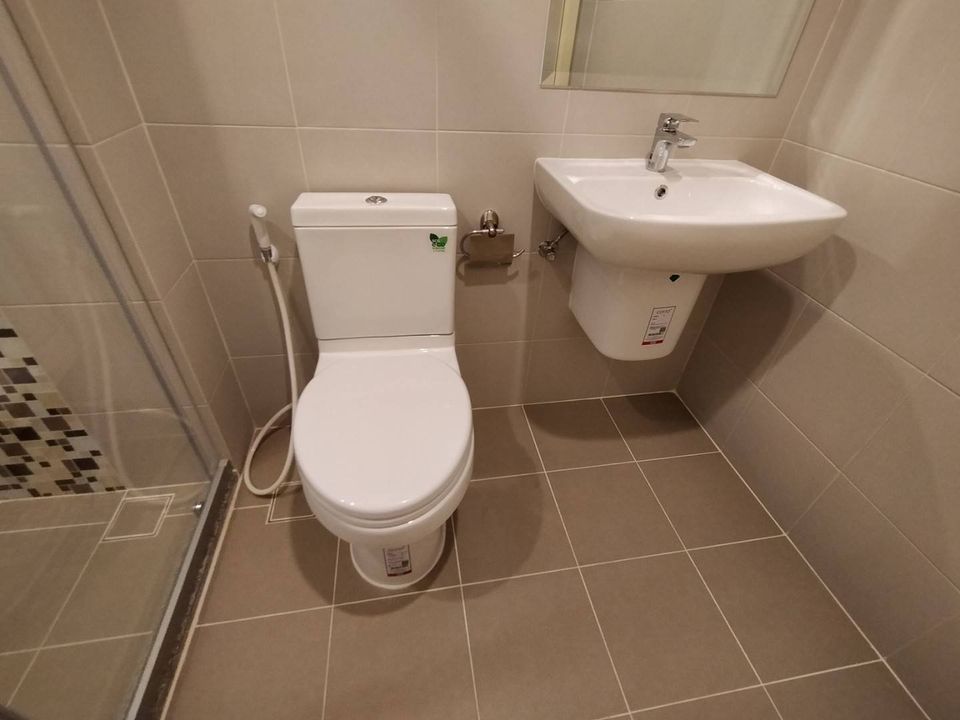 Studio Condo For Sale in Bang Kapi, Huai Khwang, Bangkok - Image 7