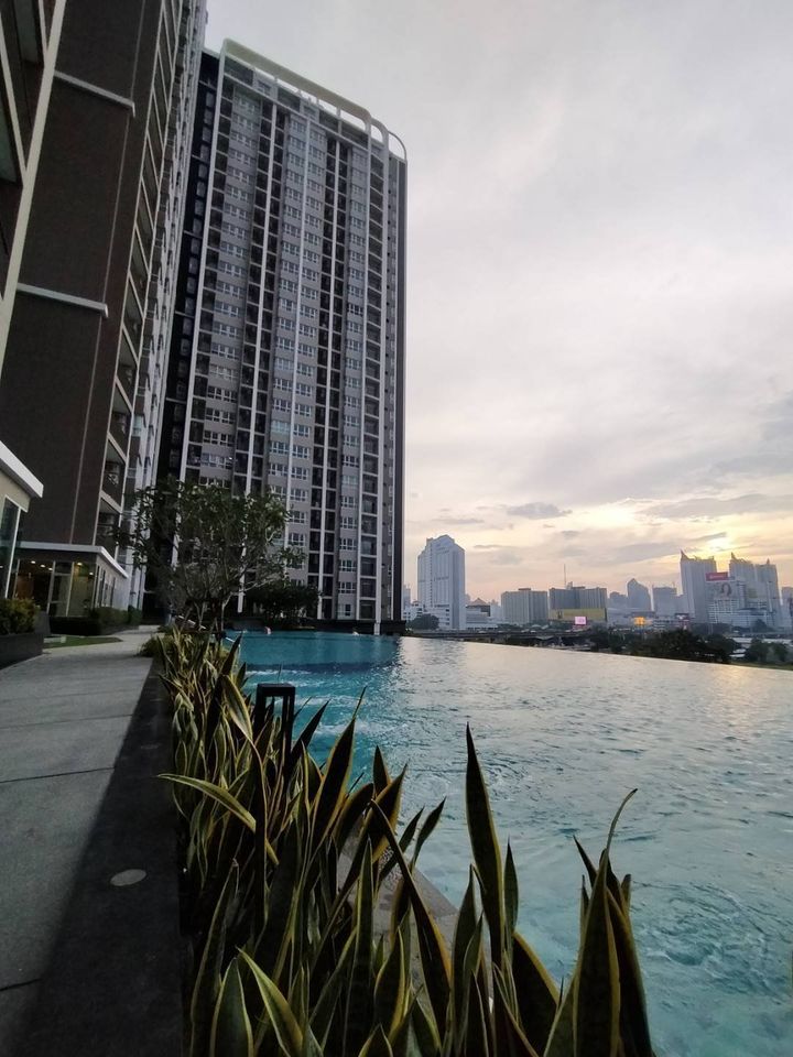 Studio Condo For Sale in Bang Kapi, Huai Khwang, Bangkok - Image 28