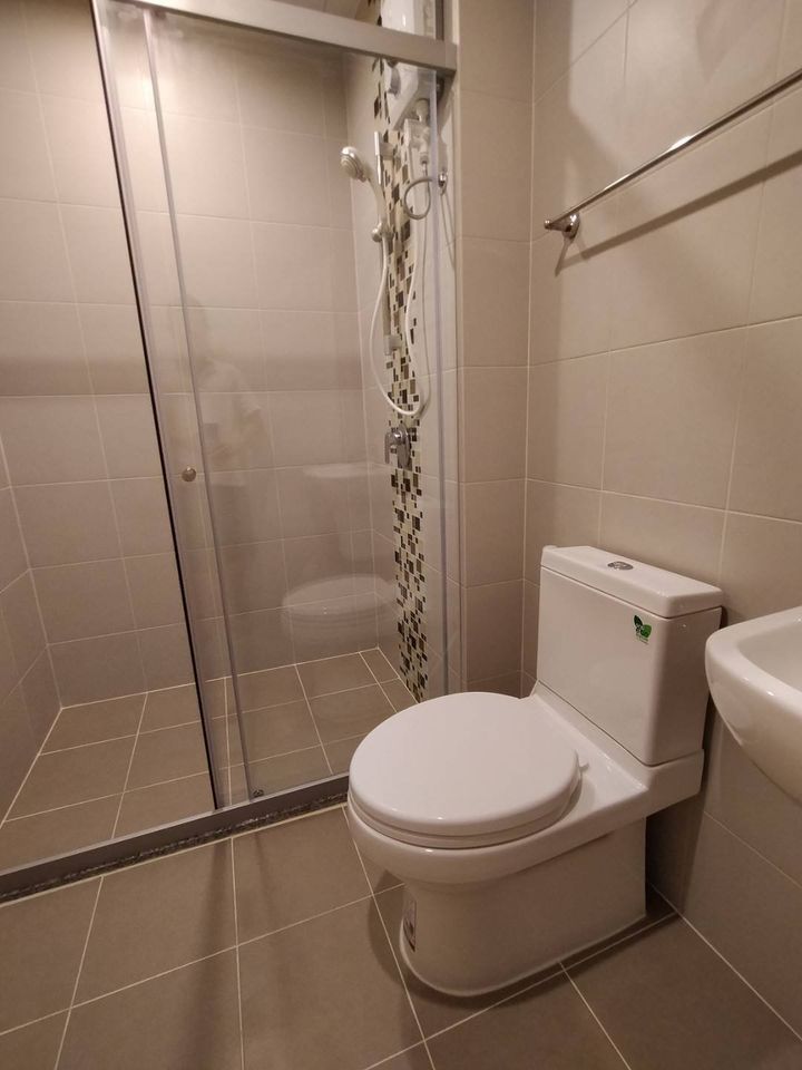 Studio Condo For Sale in Bang Kapi, Huai Khwang, Bangkok - Image 9