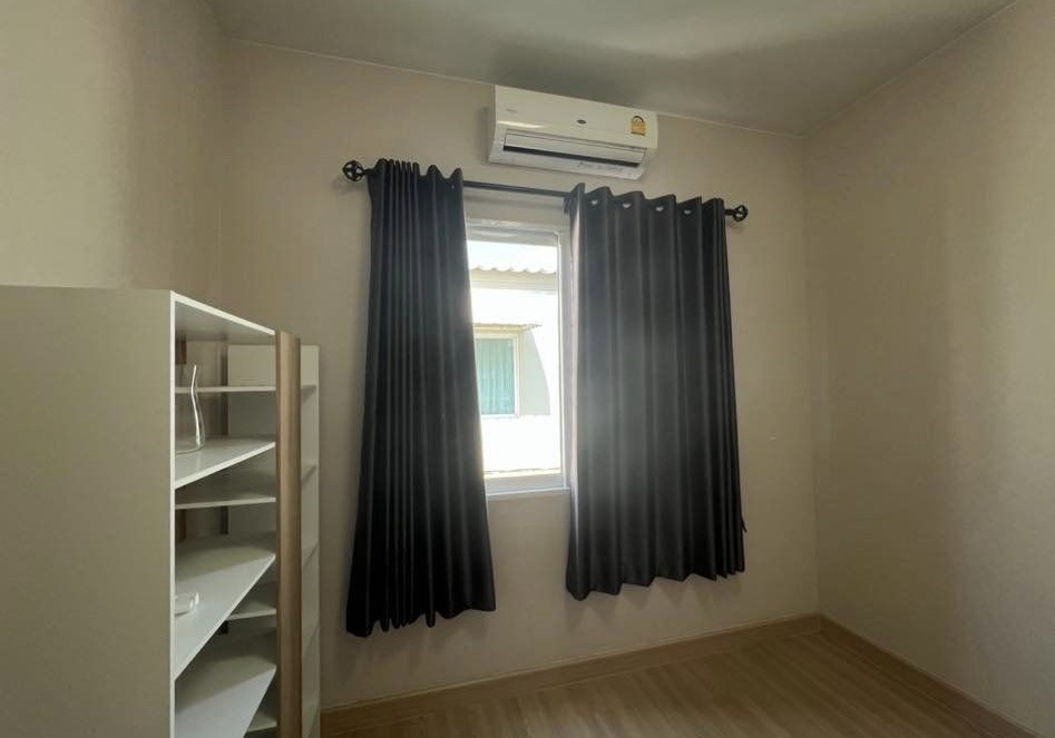 The Village 3 Bang Na - Wong Waen - Image 21