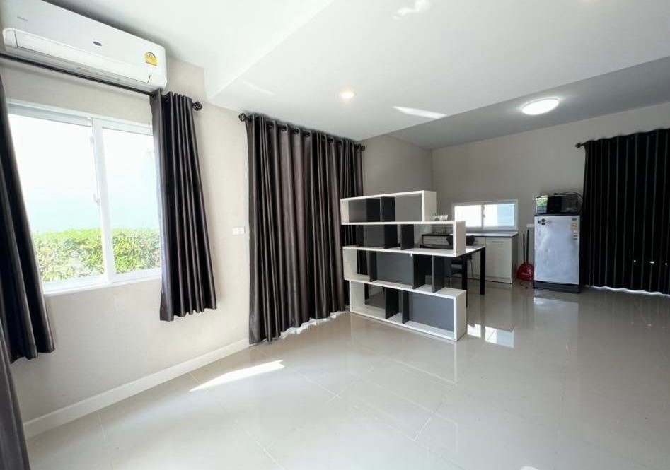 The Village 3 Bang Na - Wong Waen - Image 10