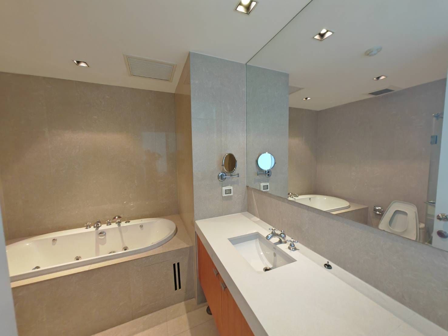 Athenee Residence - Image 6