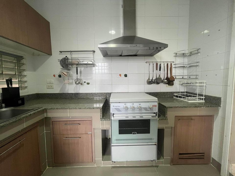 Siwalee Meechok - Image 23