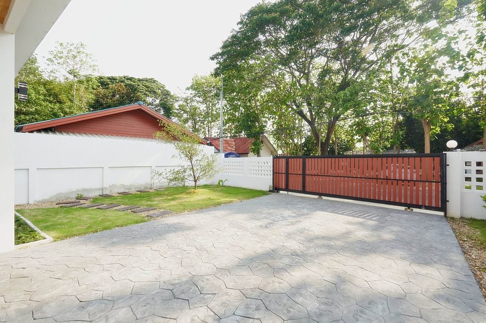 4 Bedroom House For Sale in Mueang Kaeo, Mae Rim, Chiang Mai - Image 14