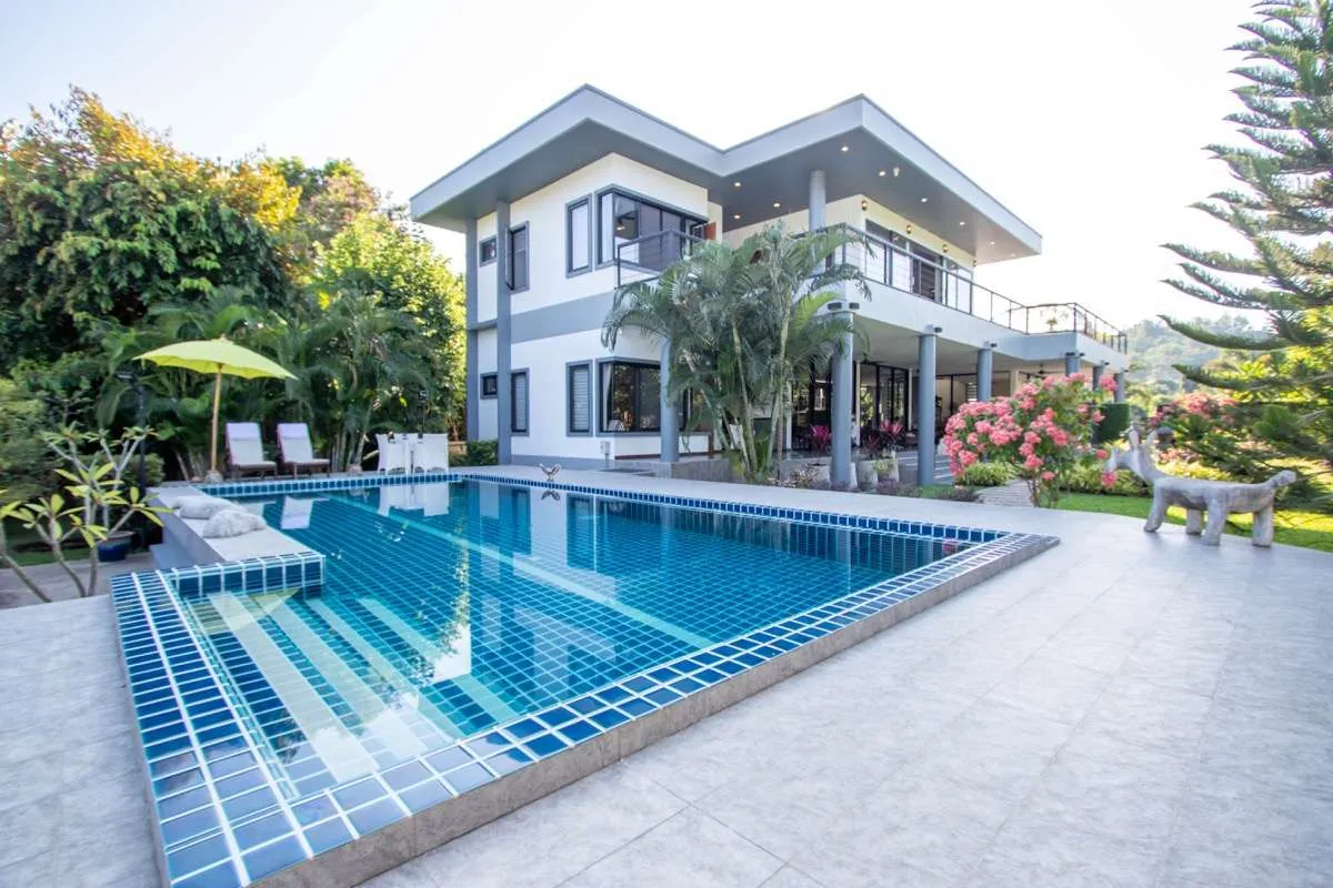 5 Bedroom House For Sale in Nam Phrae, Hang Dong, Chiang Mai - Image 2