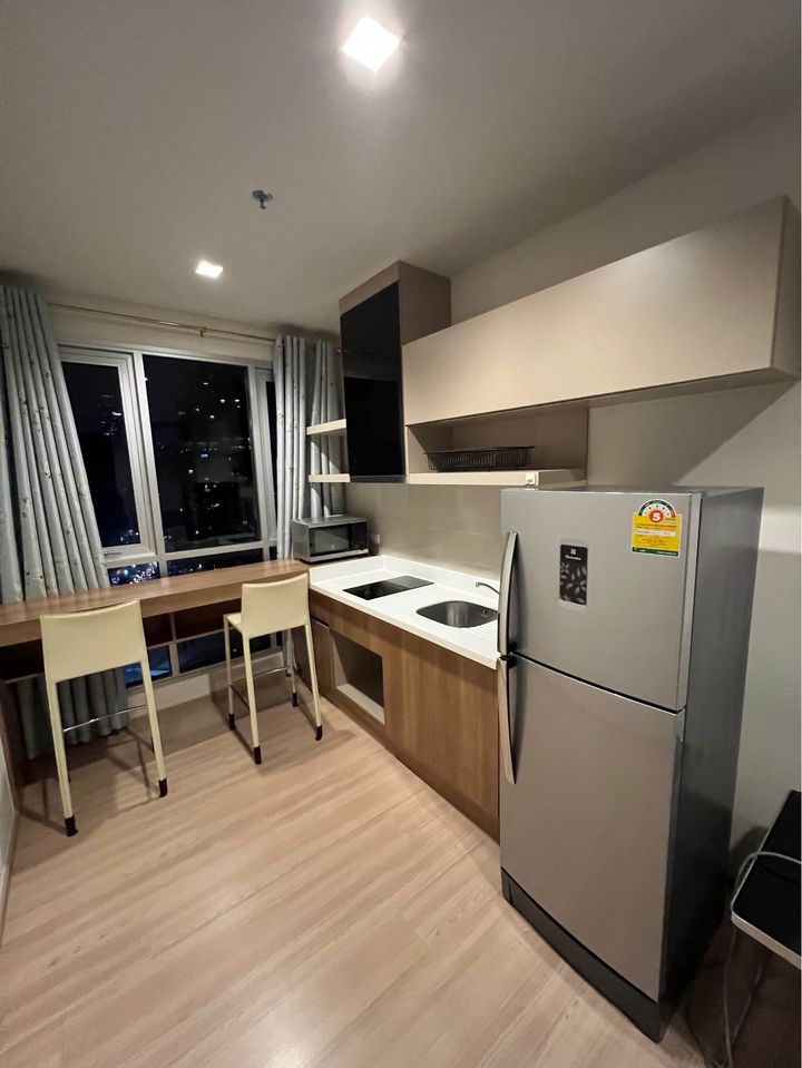 1 Bedroom Condo For Sale in Yan Nawa, Sathon, Bangkok - Image 2