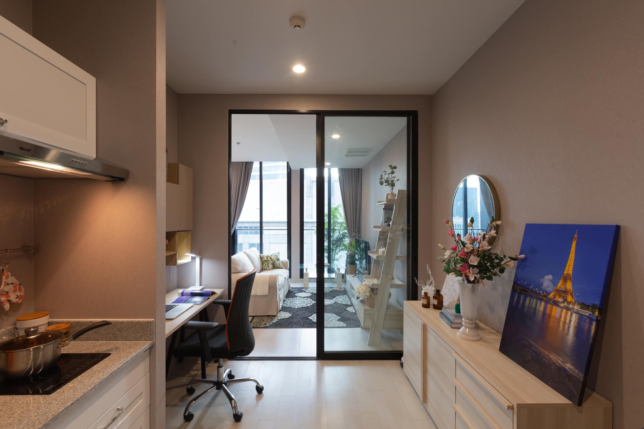 Noble Ploenchit - Image 1