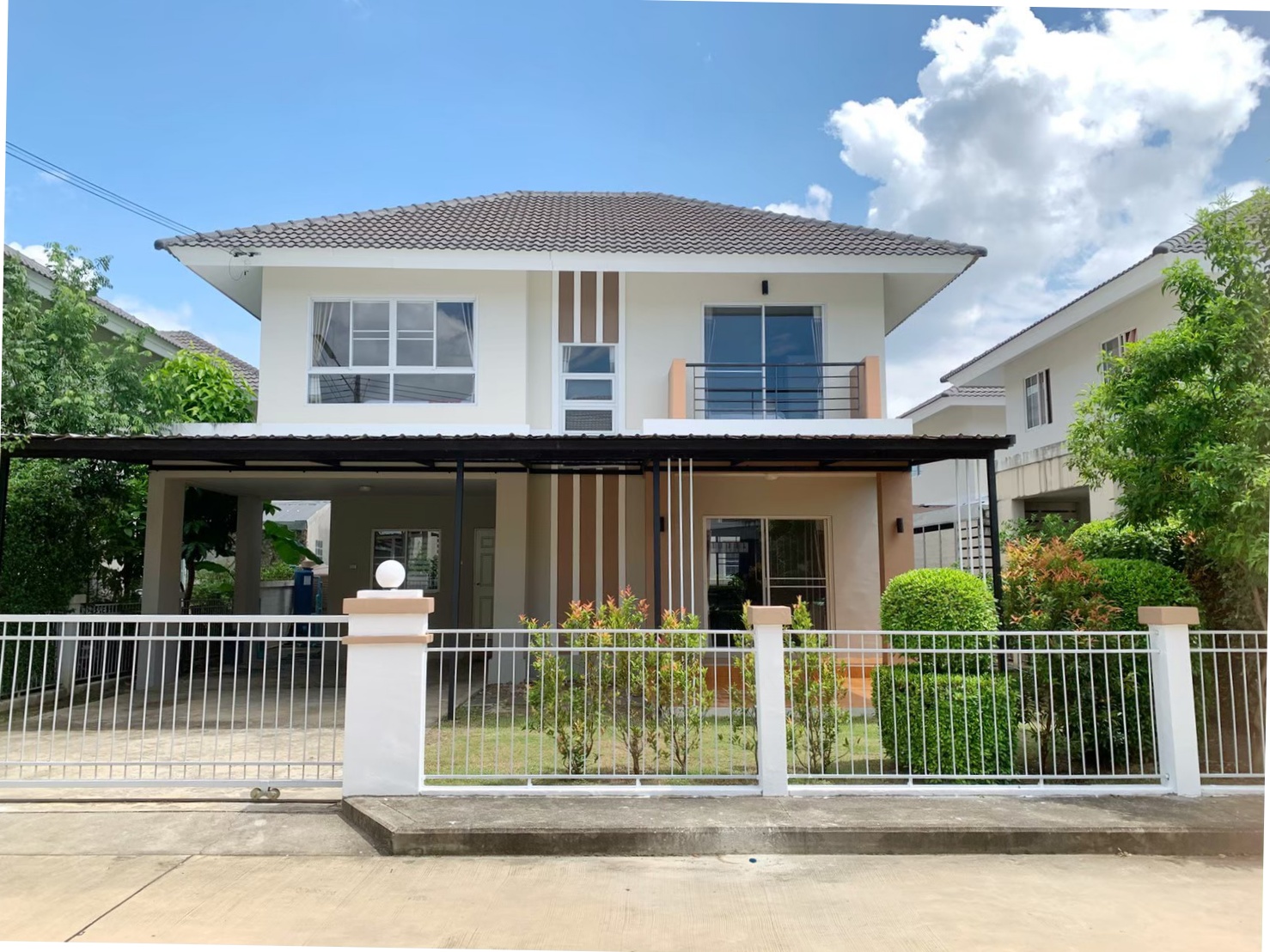 Karnkanok Ville 10 - Image 1