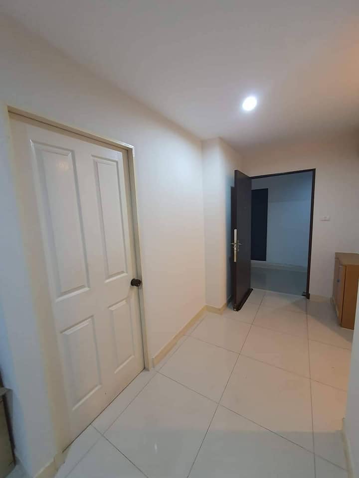 The Green 2 Condominium - Image 5