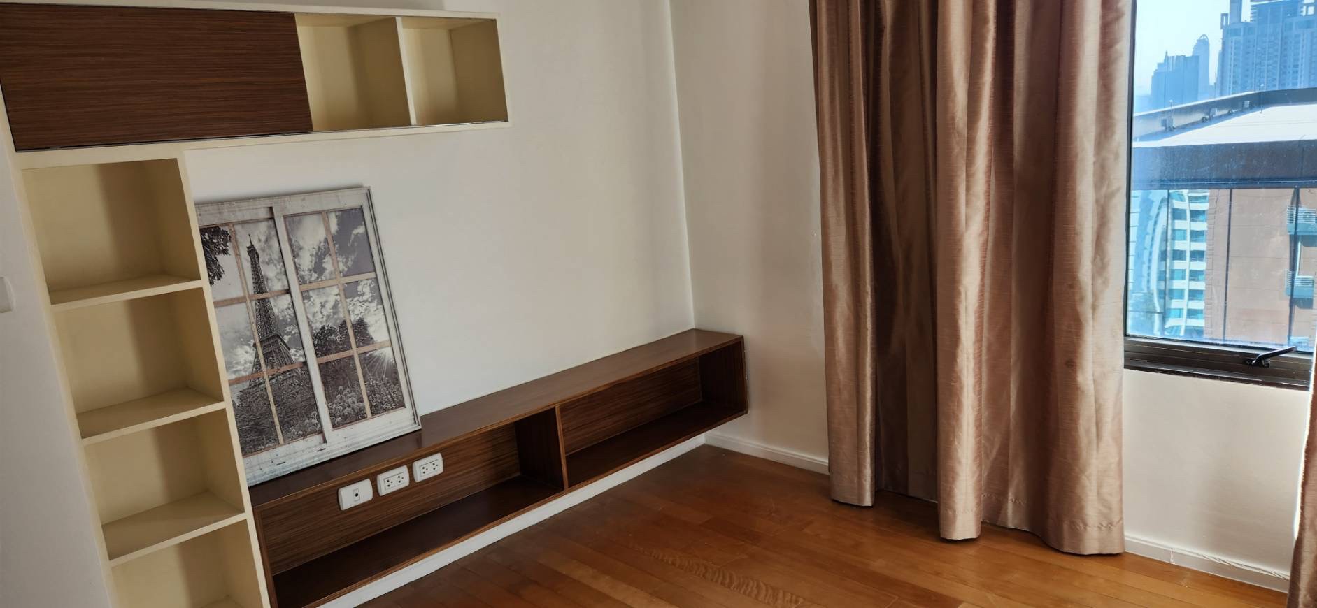 Villa Asoke Condominium - Image 2