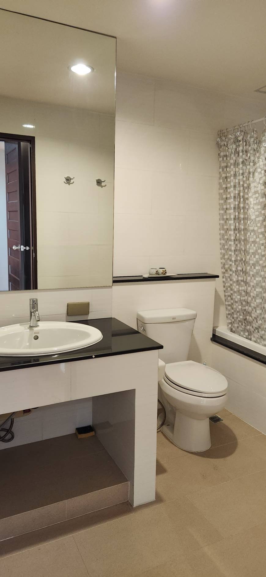 The Amethyst 39 Condominium - Image 8