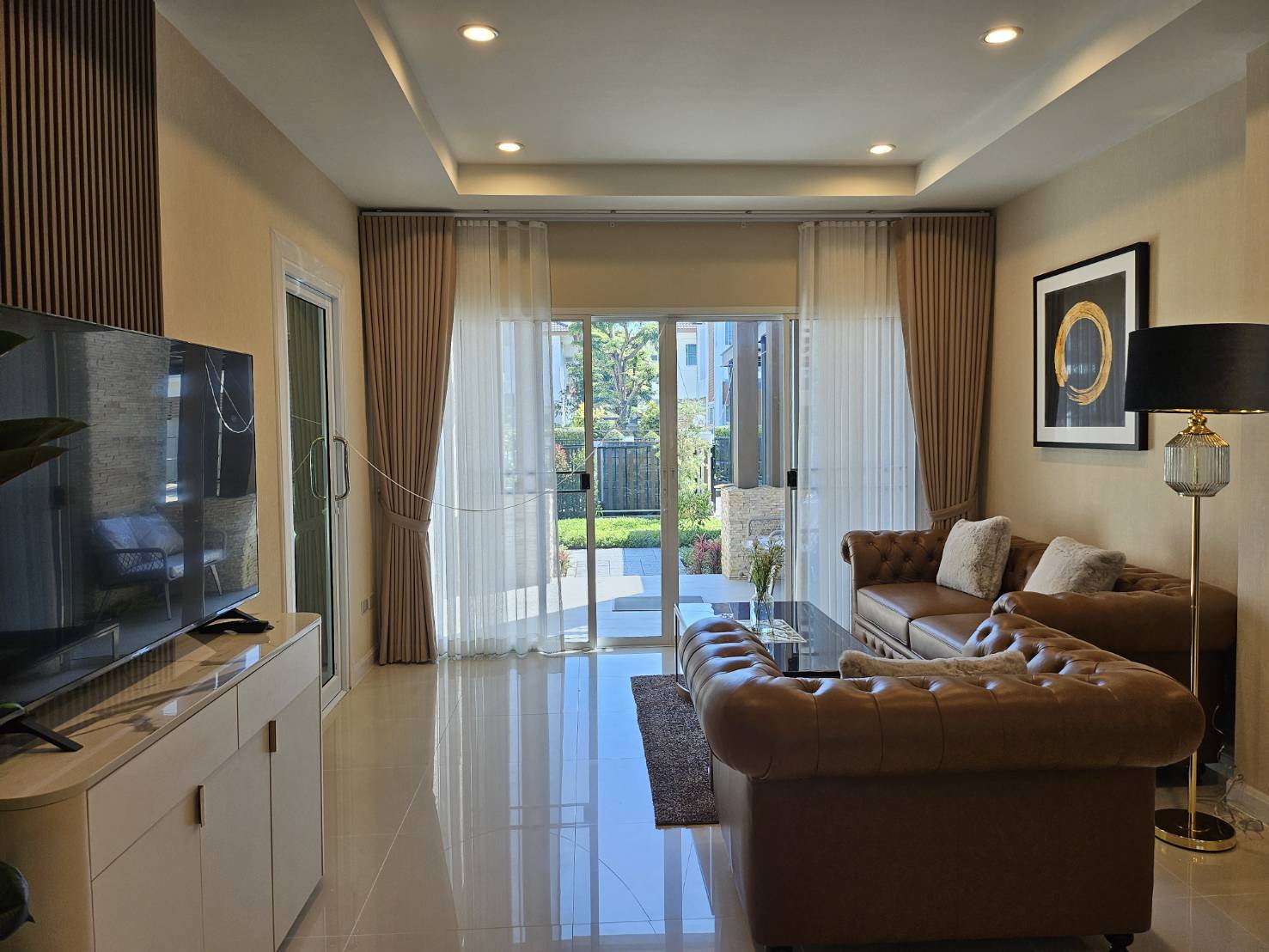 House & View 1 - Image 4