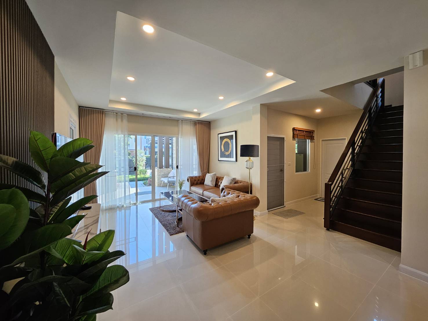 House & View 1 - Image 5