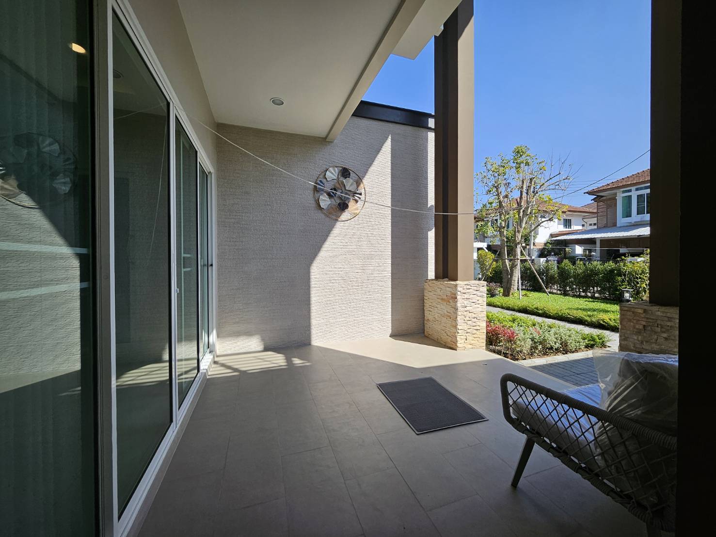 House & View 1 - Image 31