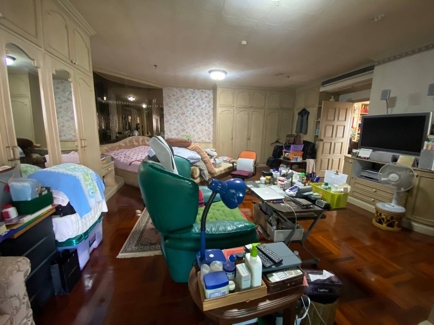Fifty Fifth Tower - Image 21