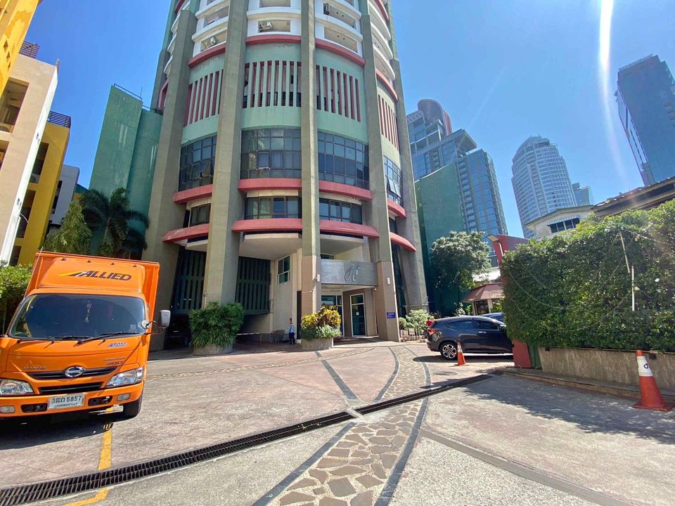 Fifty Fifth Tower - Image 4