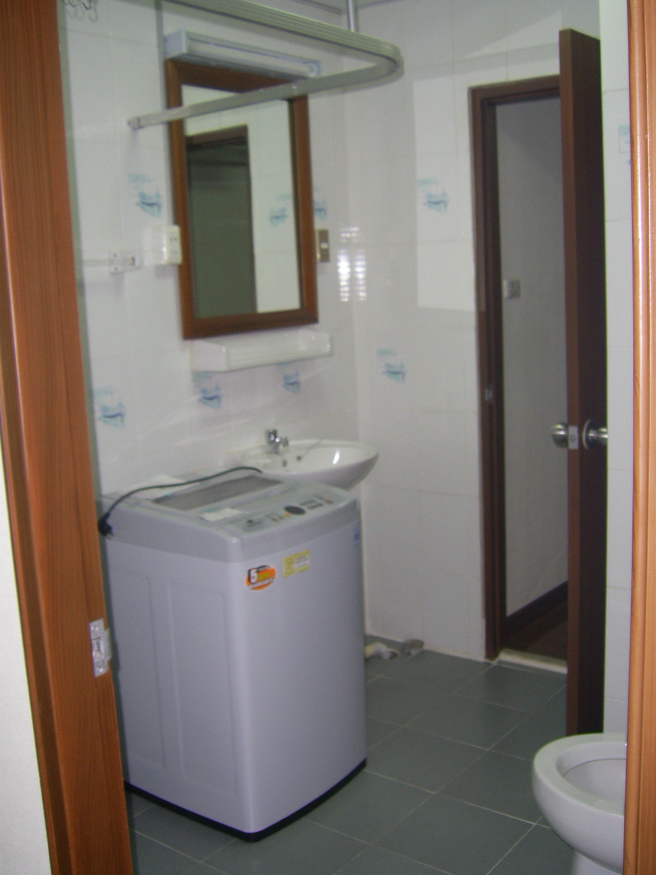 Rimping Condominium - Image 5