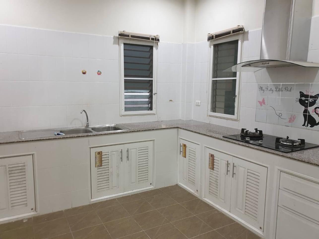 4 Bedroom House For Sale in Hang Dong, Hang Dong, Chiang Mai - Image 5