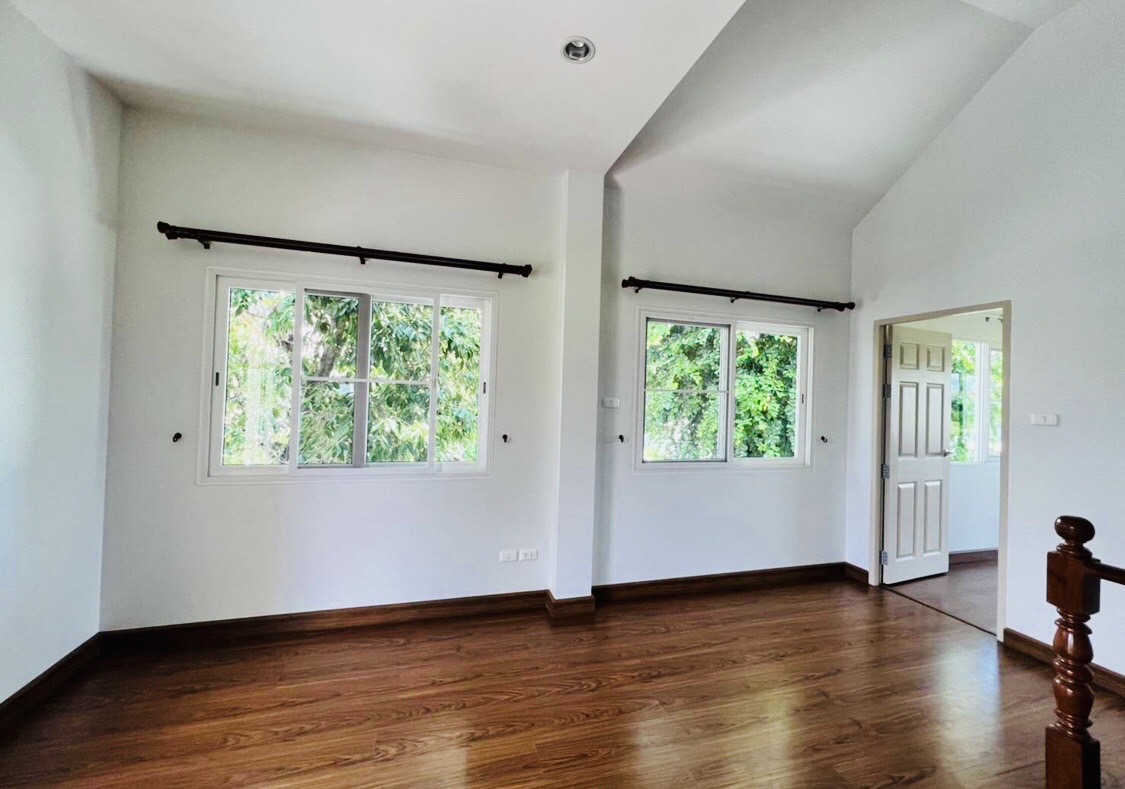 4 Bedroom House For Sale in Hang Dong, Hang Dong, Chiang Mai - Image 4