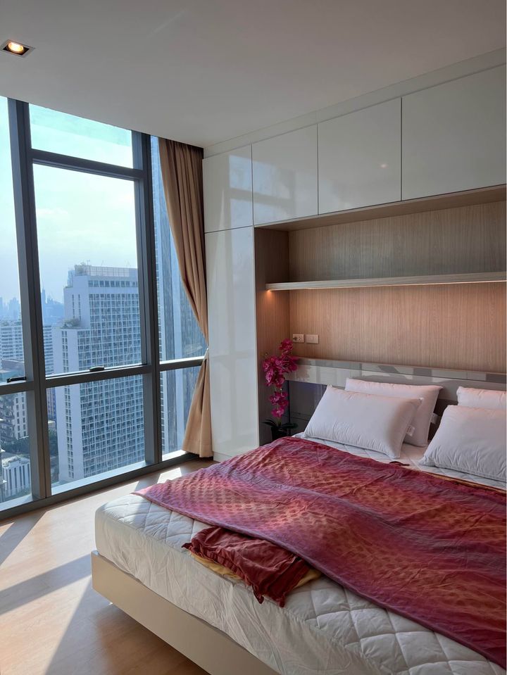 The Room Sukhumvit 21 - Image 12