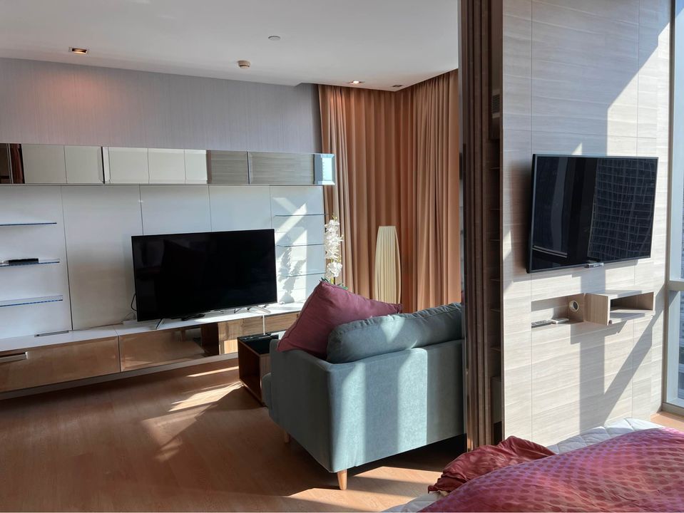 The Room Sukhumvit 21 - Image 10