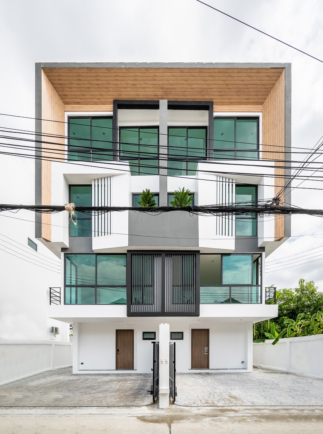 ภูมิป์ สุขุมวิท 77 - Image 1